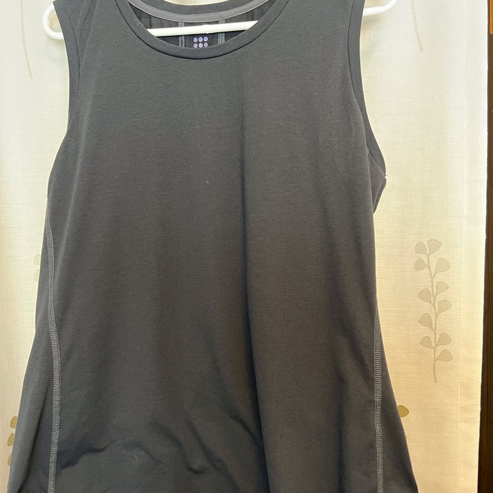 Title Nine Women’s black XL sleeveless tee new without tags
